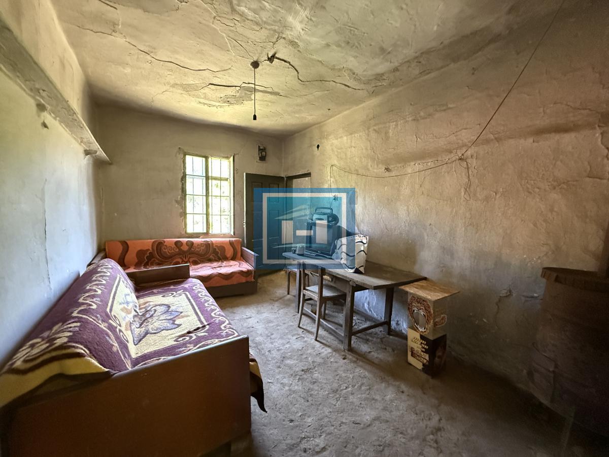 U ponudi stara autentična kuća,veoma poznata po snimanju serije Koreni.