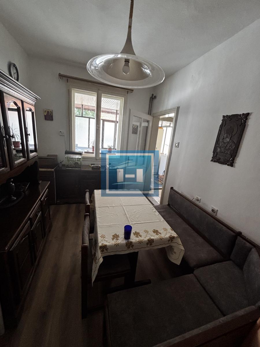 Manja, prizemna kuća