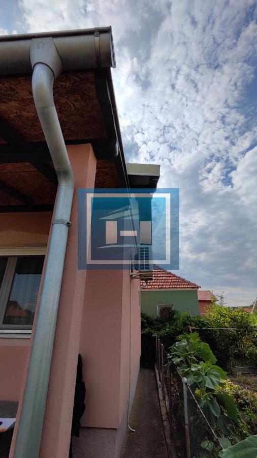 Prelepa potpuno opremljena prizemna kuća sa garažom u centralnom delu Batočine