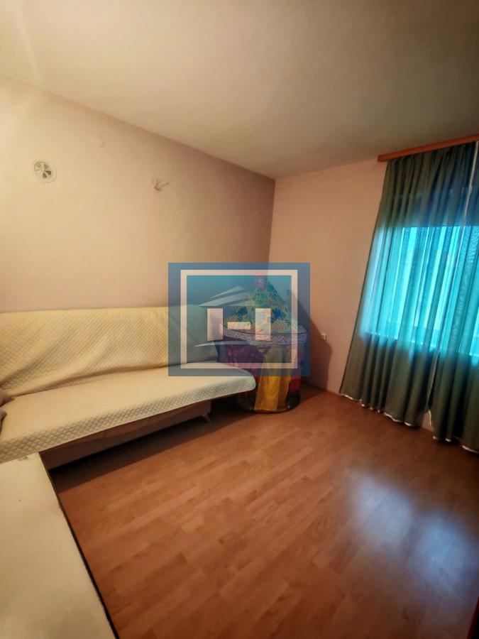 Sredjena kuća u mirnom delu Gloždaka