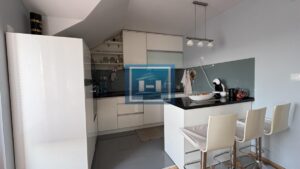 Kompletno namešten porodični stan