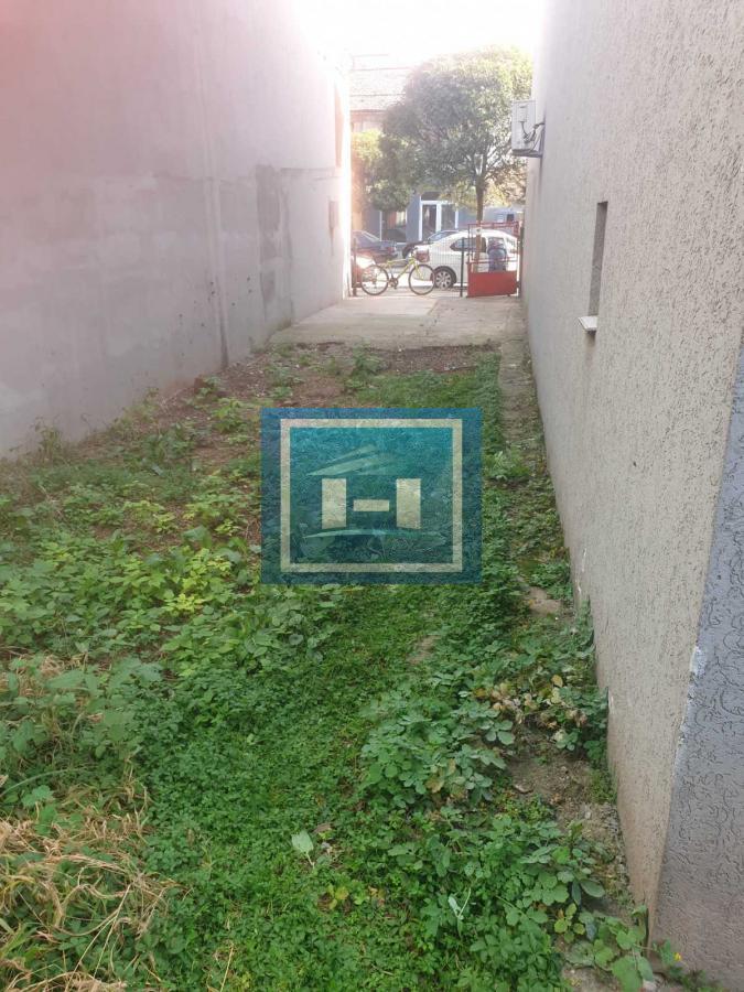 Plac na izuzetnoj lokaciji sa upisanim objektom