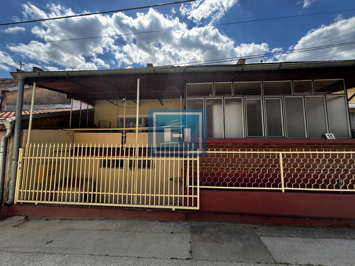 Manja, prizemna kuća