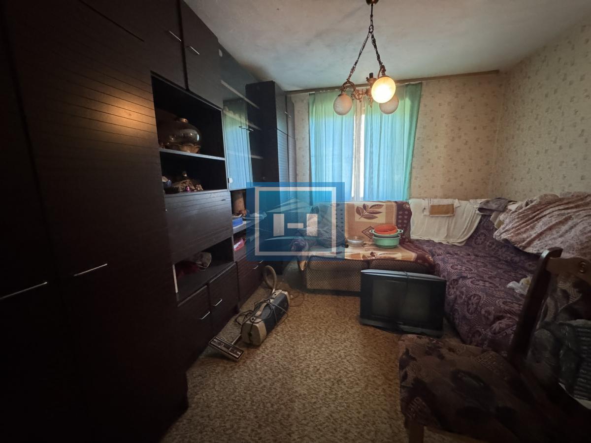 Kompletno domaćinstvo sa izlazom na dve ulice