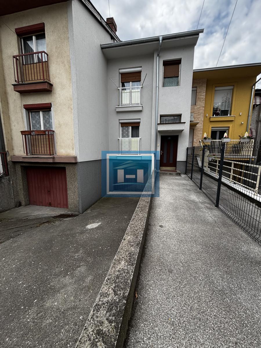 Lamela na Strelištu sa garažom
