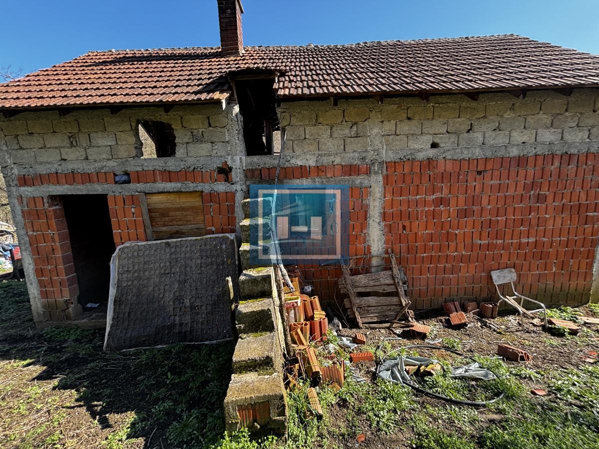 Povoljna kuća u selu Miloševo