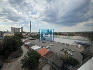 Na prodaju – Kompaktan stan sa velikom krovnom terasom i prelepim pogledom!