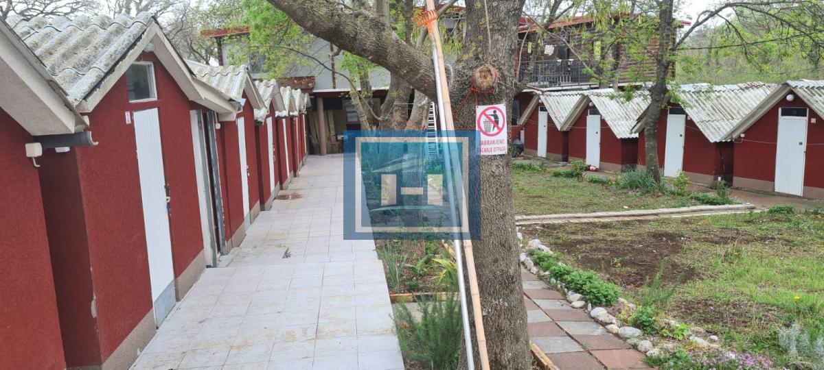 Na prodaju funkcionalan kamp u Buljarici, opština Budva – samo 400 metara od mora!