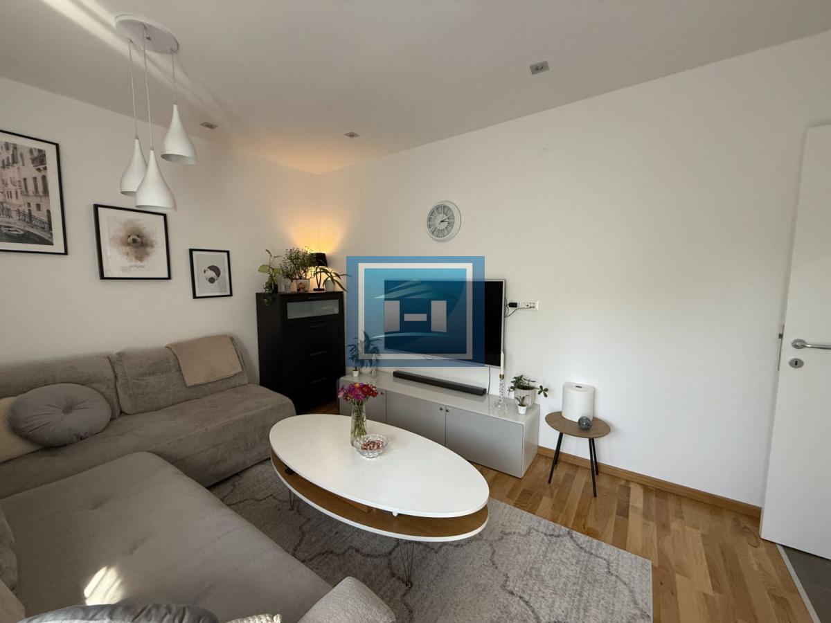 Na prodaju – Porodični stan u luksuznom kompleksu