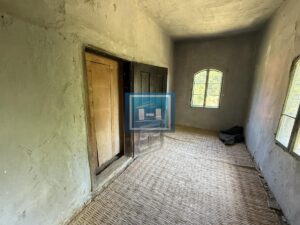 U ponudi stara autentična kuća,veoma poznata po snimanju serije Koreni.