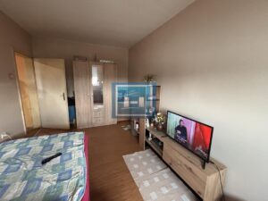 Na prodaju – Kompaktan stan sa velikom krovnom terasom i prelepim pogledom!