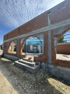 Izuzetna prilika: Poslovno-stambeni kompleks 900 m² na TOP lokaciji u Despotovcu