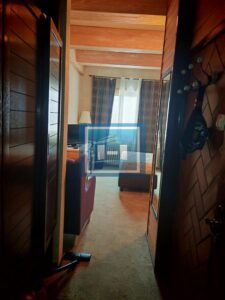 Prodaje se celina od tri zasebna apartmana u Konacima(Ras)