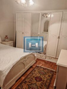 Na prodaju prostrana kuća u Tekiji