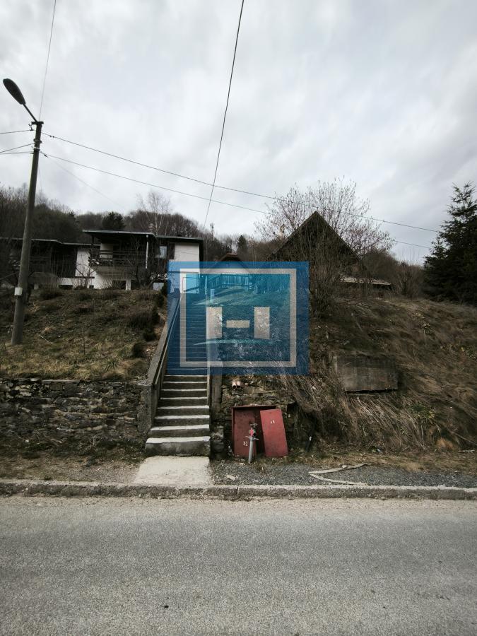 Kuća u Brzeću – Blizu Gondole, S Potencijalom za 3 Apartmana!