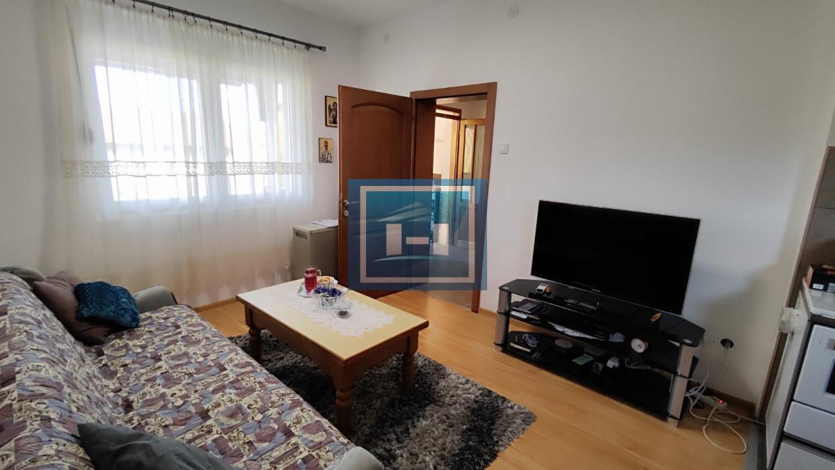 Prelepa potpuno opremljena prizemna kuća sa garažom u centralnom delu Batočine