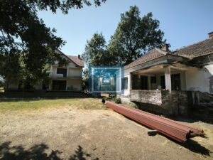 DVE KUĆE + POMOĆNI OBJEKAT NA PLACU OD 116,63 ARA