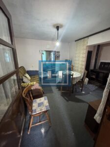 Kompletno domaćinstvo sa izlazom na dve ulice