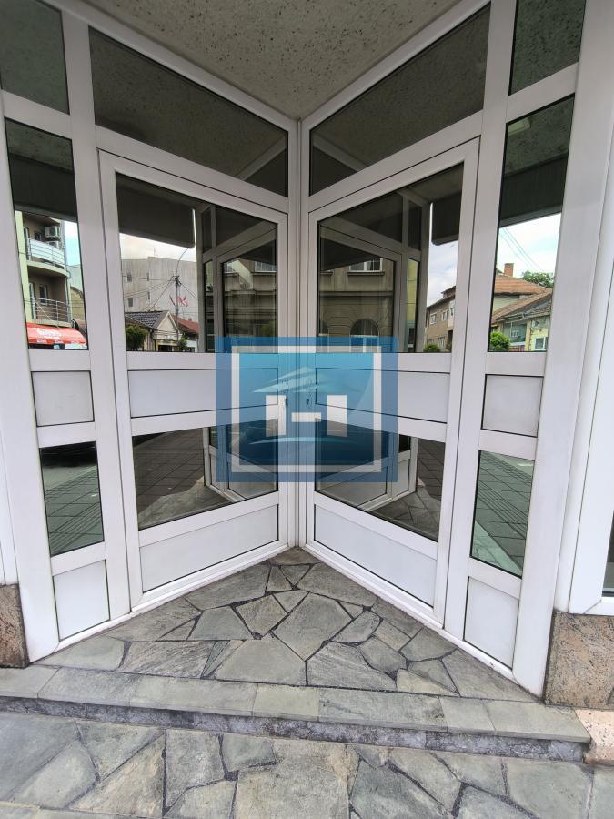 IZDAVANJE LOKALA – CENTAR GRADA – 130m²