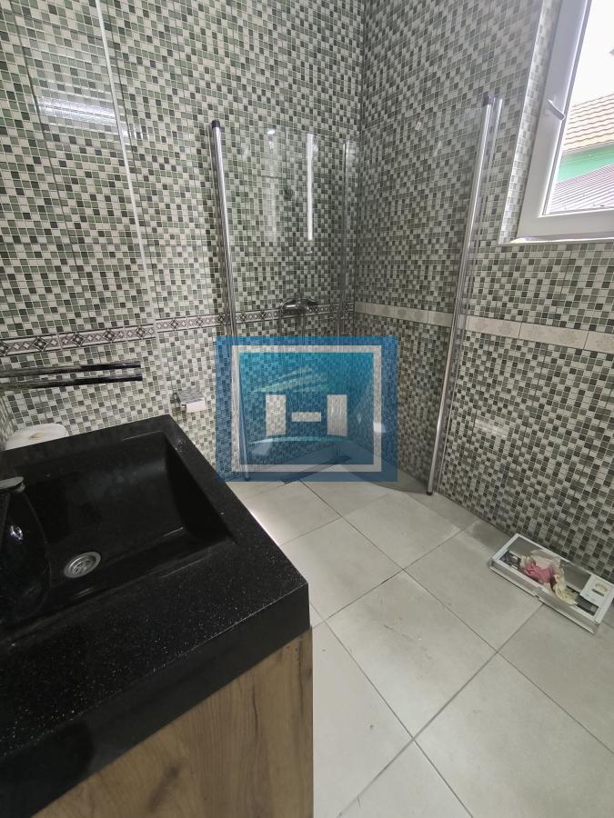Na prodaju potpuno renovirana kuća od 153m² sa placem od 3,375 ari