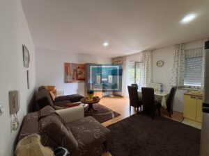 Izdaje se moderan stan u srcu grada – 49m²
