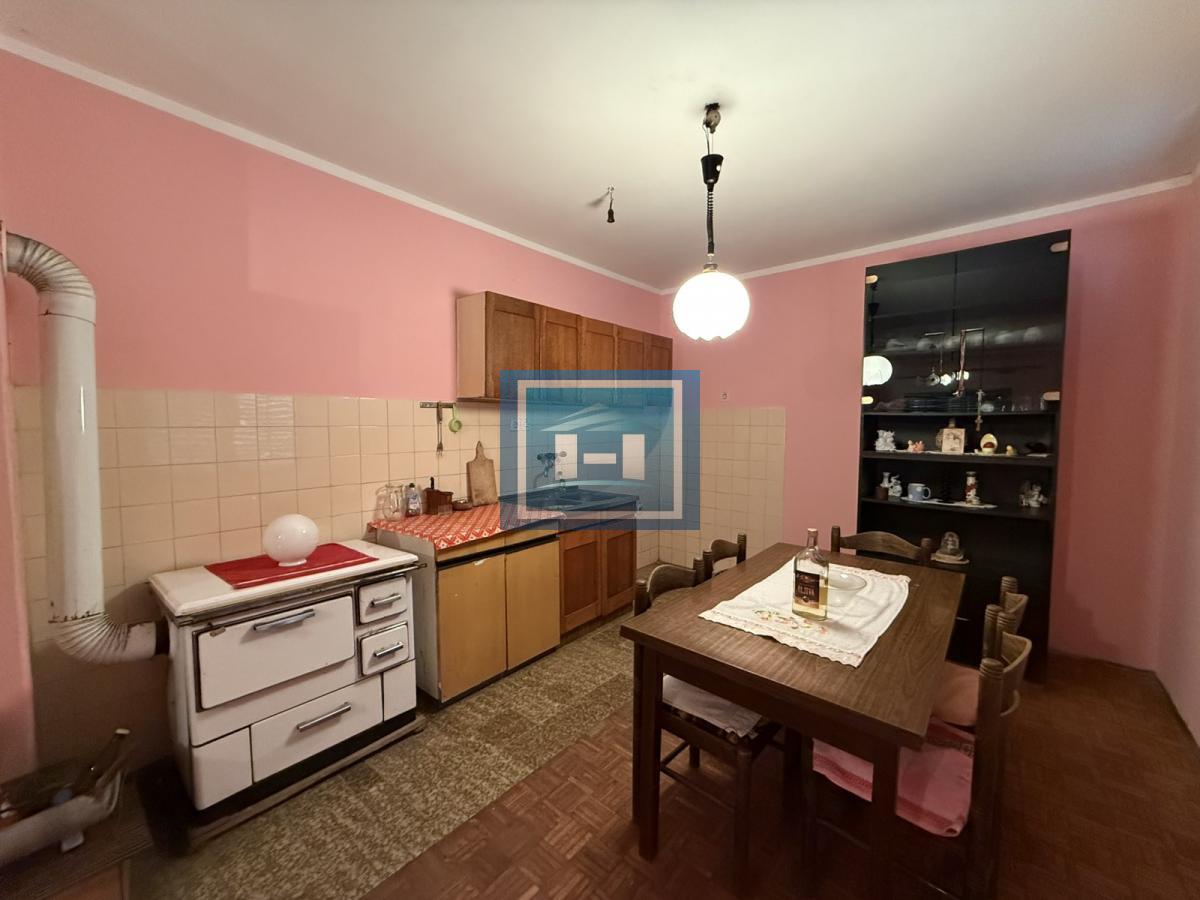 Povoljna kuća na dobroj lokaciji