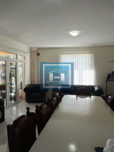 Idealno za preduzetnike – Kuća sa halom i vagom do 60 tona!