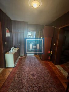 Na prodaju prostrana kuća u Tekiji