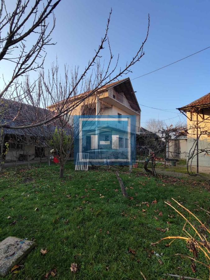 Kompletno seosko domaćinstvo