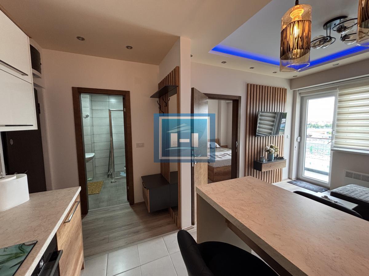 Nov, namešten stan na korak od Aqua parka