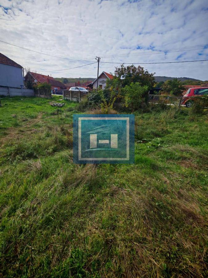 Plac u Trešnjevici do glavnog puta