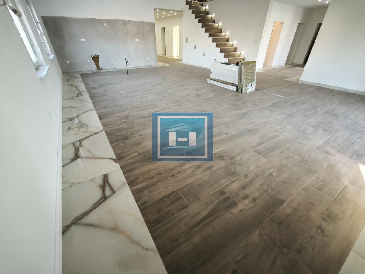 Ekskluzivna Novogradnja u Varvarinu – Prostran Dom iz Snova!