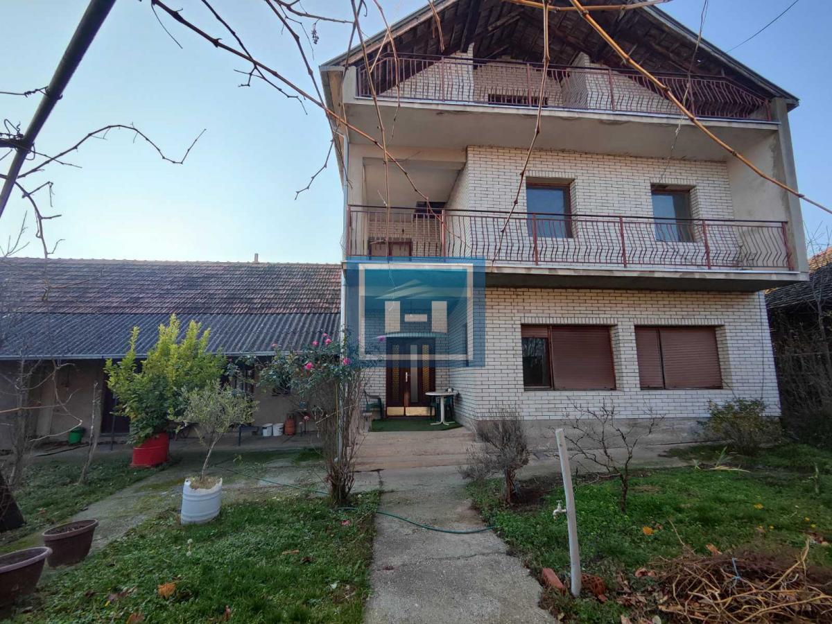 Kompletno seosko domaćinstvo