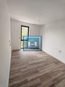 Trosoban stan u novogradnji odmah useljiv