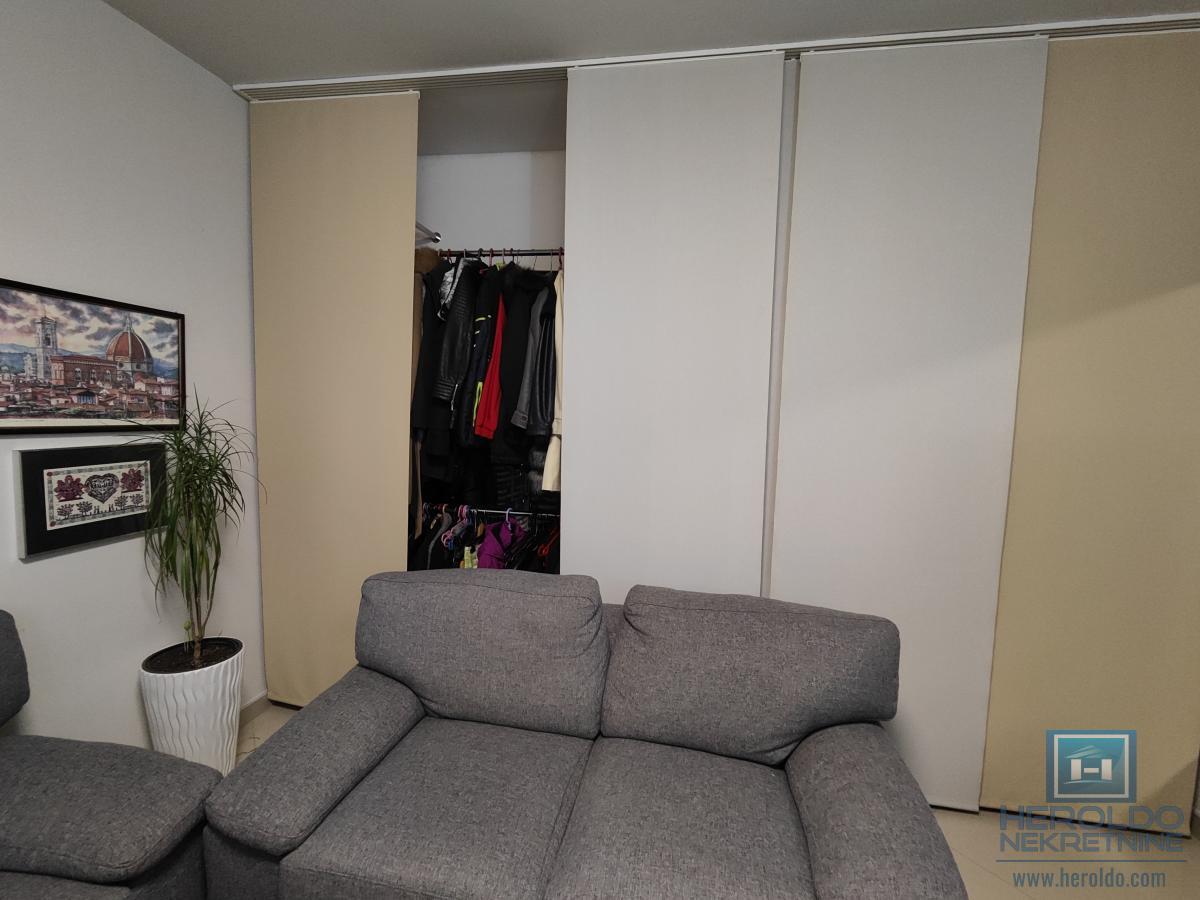 Renoviran stan sa garažom i podrumom kod tehničke škole