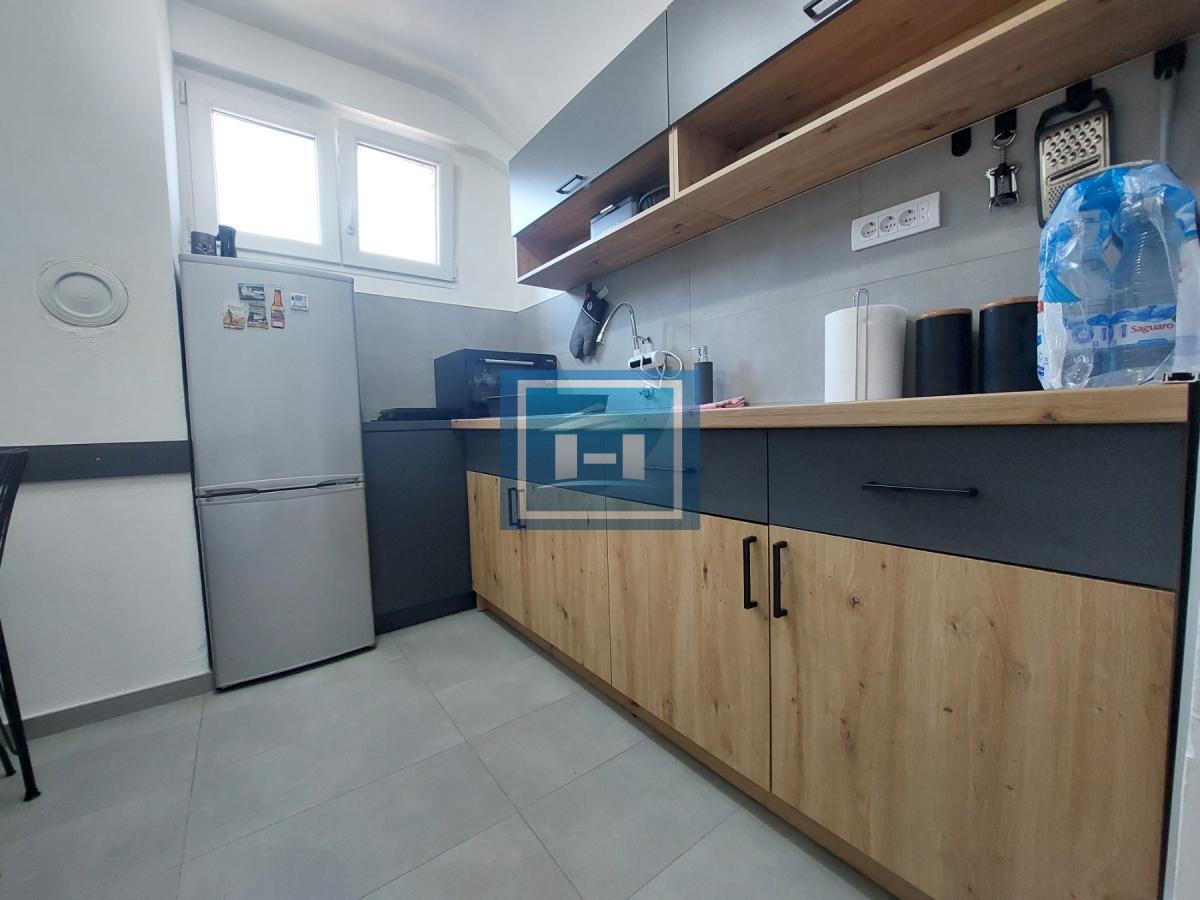 Na prodaju kompletno renoviran stan od 32 m² – idealan za moderan gradski život!