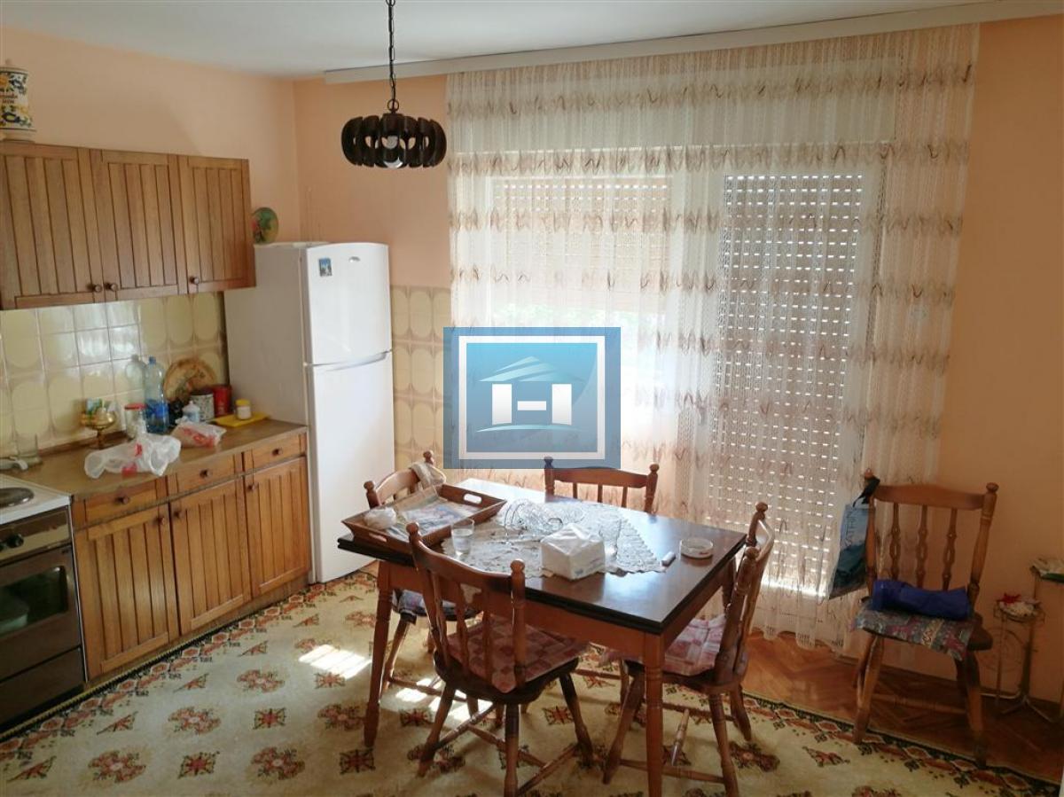 Prodaje se porodična kuća u Vrnjačkoj Banji kod Akva parka