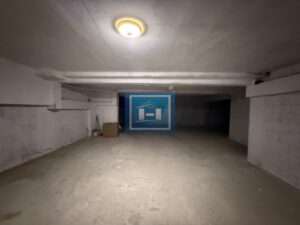 Izdajem garažno mesto – širi centar grada, 11m² – POVOLJNO!