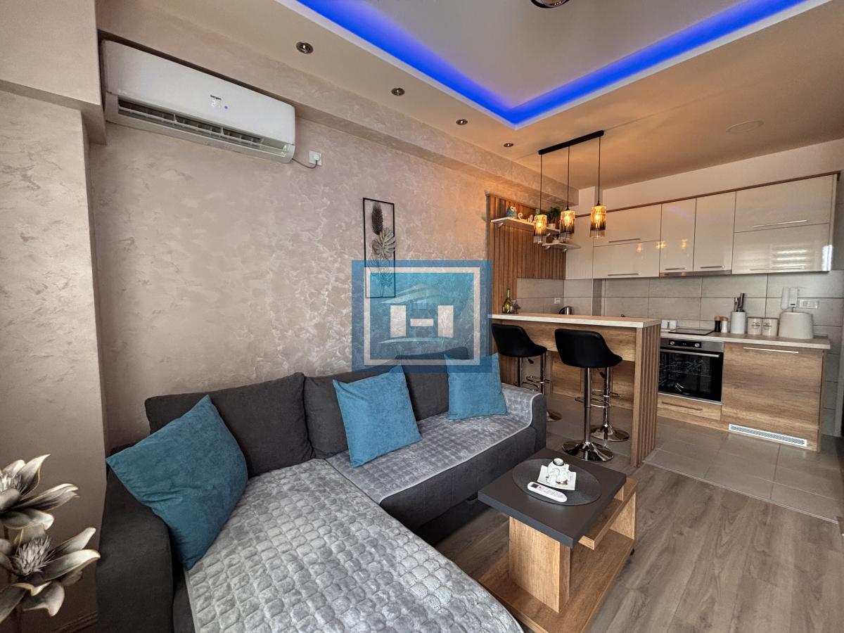 Nov, namešten stan na korak od Aqua parka