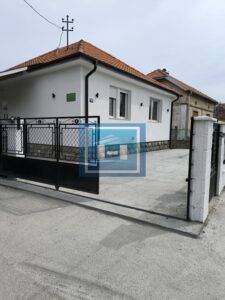 Na prodaju potpuno renovirana kuća od 153m² sa placem od 3,375 ari