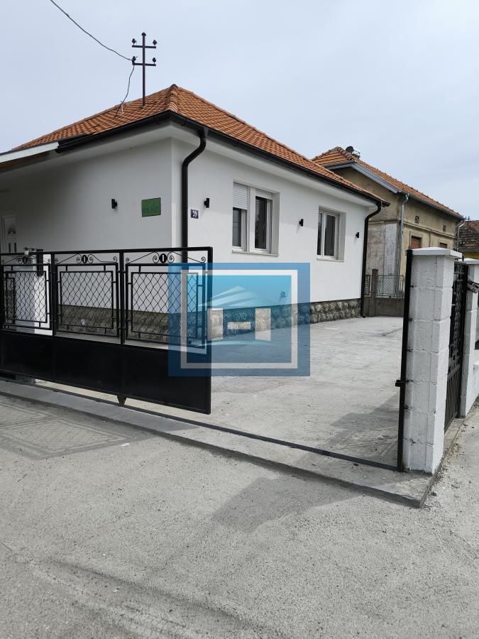 Na prodaju potpuno renovirana kuća od 153m² sa placem od 3,375 ari