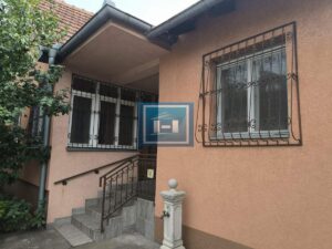 Prizemna kuća od 92 m² sa garažom – Ćuprija, blizina Doma zdravlja