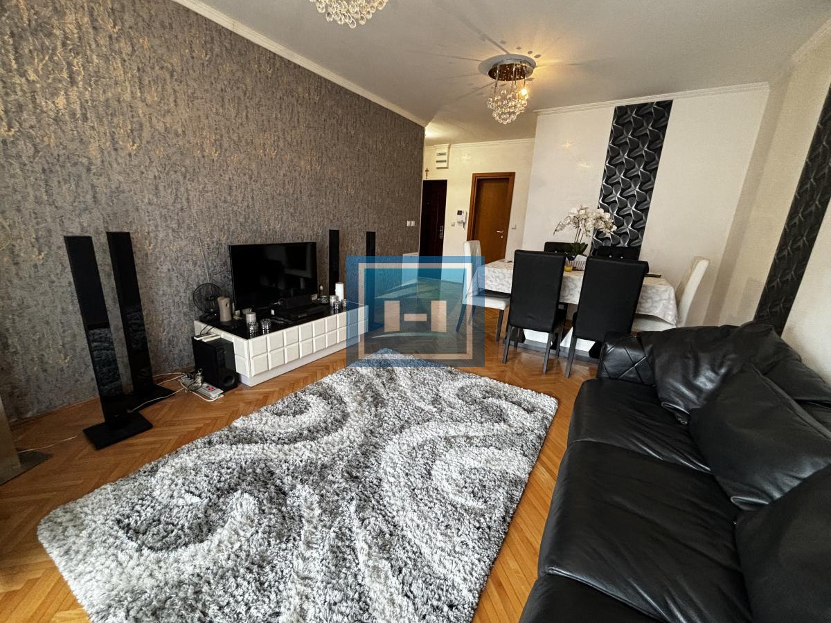 Prelep komforan stan u strogom centru Jagodine – idealna lokacija!