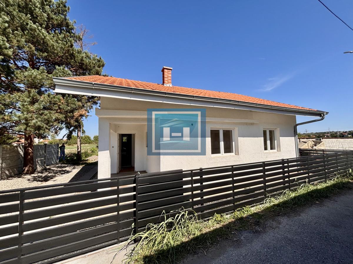 Nova prizemna kuća na mirnoj lokaciji