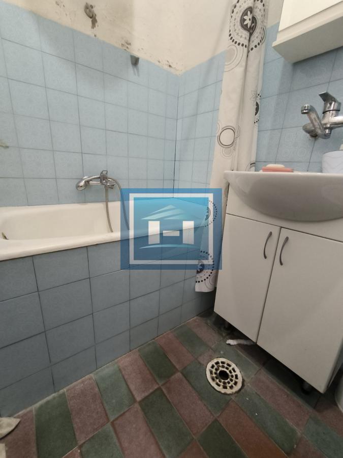 Na prodaju kuća sa lokalom u strogom centru grada