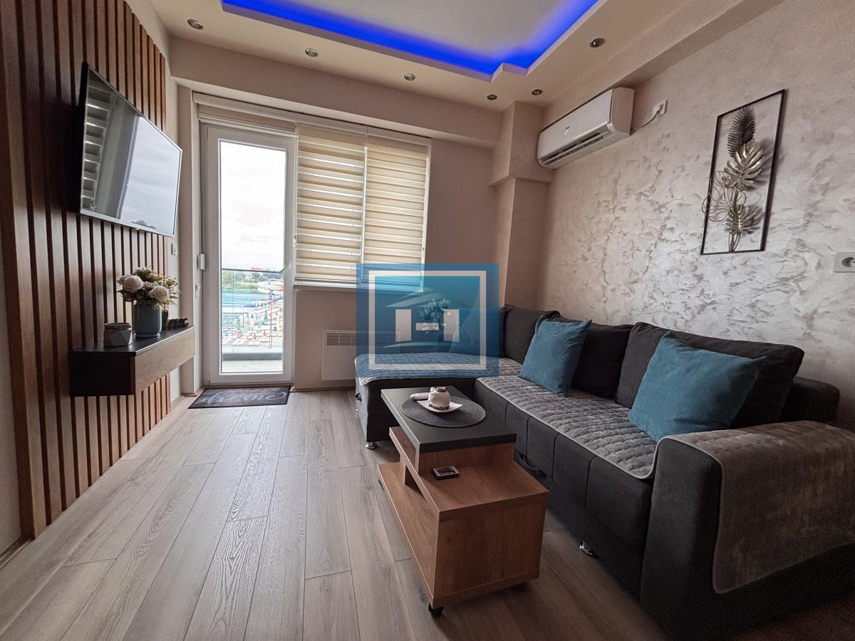 Nov, namešten stan na korak od Aqua parka