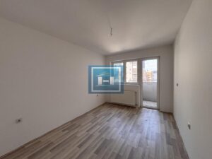 IZUZETAN STAN ZA POSLOVNI PROSTOR ILI PORODIČNO STANOVANJE