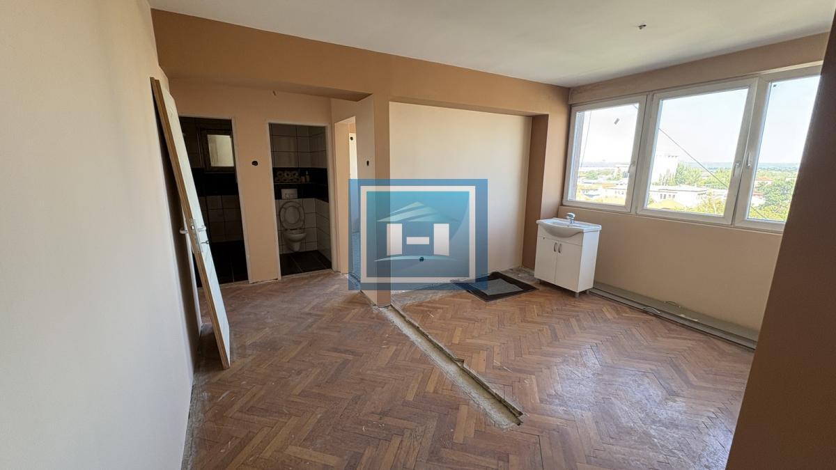 PRODAJE SE STAN U STROGOM CENTRU – DVOSTRANO ORIJENTISAN SA POGLEDOM NA CRKVU I CENTAR GRADA!