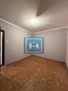 Povoljna kuća na dobroj lokaciji