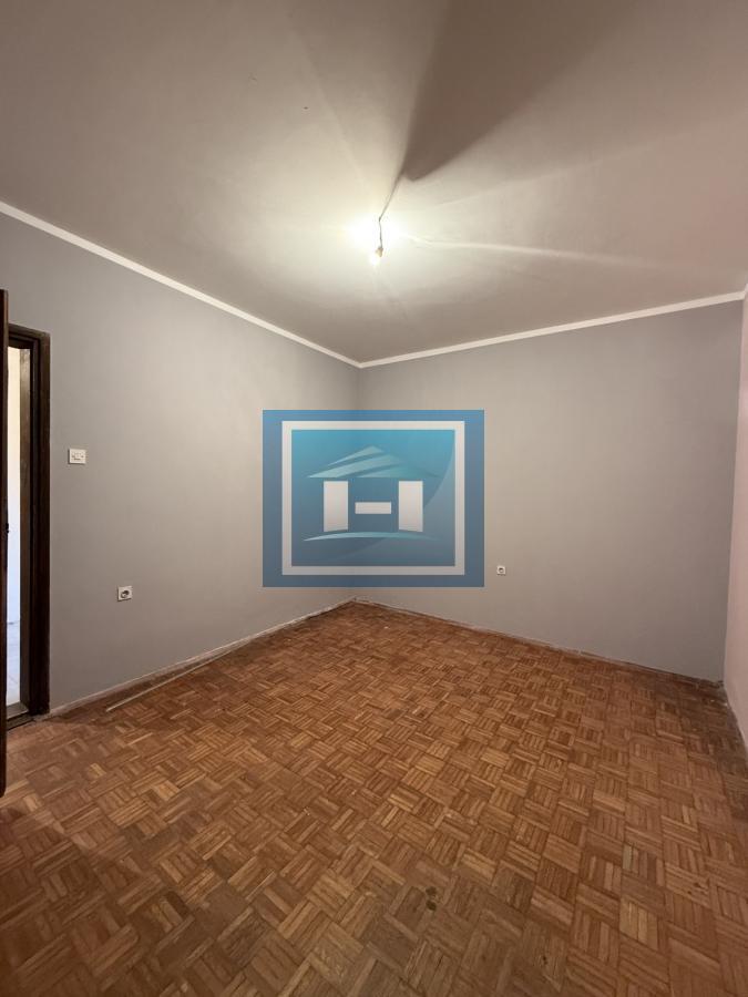 Povoljna kuća na dobroj lokaciji